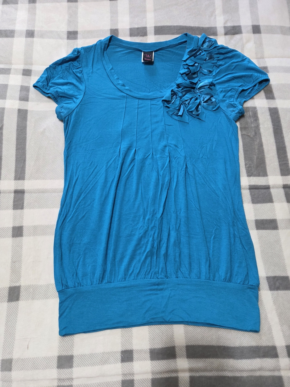 Wrapper Turquoise Short Sleeve Scoop Neck Top with Shoulder Rosettes
